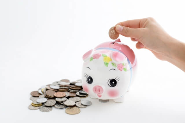 ピンクのぶたの貯金箱