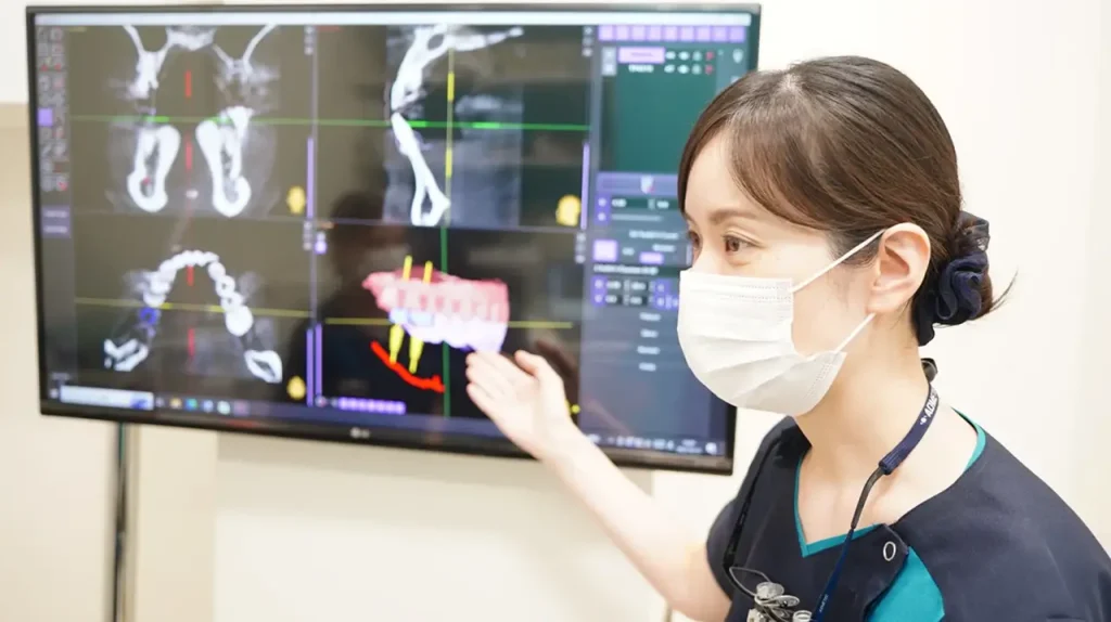 シミュレーションソフトを用いたインプラント治療​